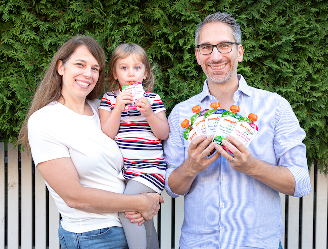 Familie Schnau mit den Pumpkin Organics Produkten